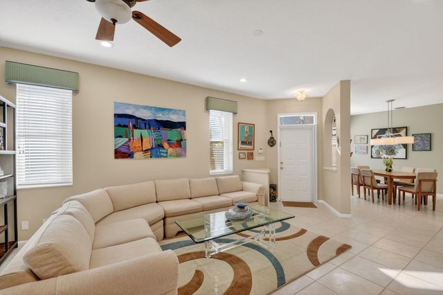 10808 Royal Caribbean Circle, Boynton Beach, FL 33437