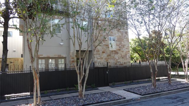 2101 Elmen Street, Houston, TX 77019