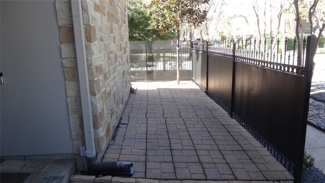 2101 Elmen Street, Houston, TX 77019