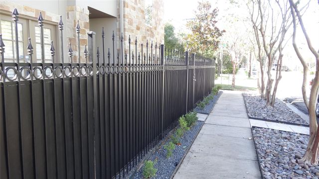 2101 Elmen Street, Houston, TX 77019