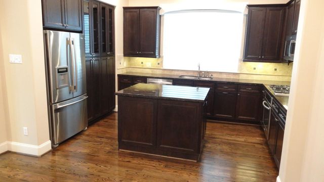 2101 Elmen Street, Houston, TX 77019