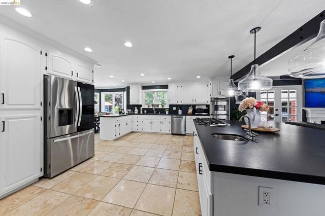 51 Cunha Ct, Oakley, CA 94561