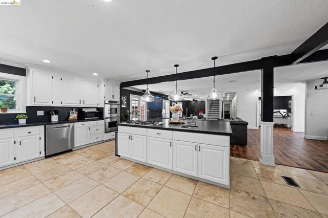 51 Cunha Ct, Oakley, CA 94561