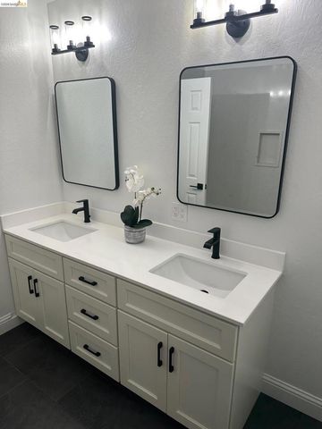 51 Cunha Ct, Oakley, CA 94561