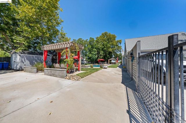 51 Cunha Ct, Oakley, CA 94561