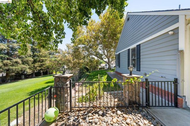 51 Cunha Ct, Oakley, CA 94561