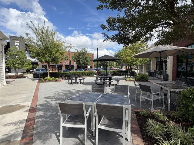 453 Burton Drive, Alpharetta, GA 30009