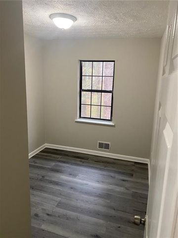 5956 Stonewall Drive, Union City, GA 30291