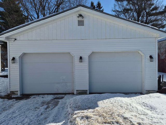 62 Young Street, Newport City, VT 05855