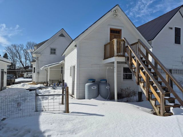 62 Young Street, Newport City, VT 05855