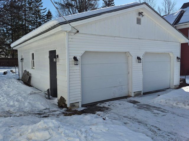 62 Young Street, Newport City, VT 05855