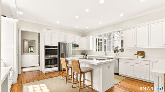 22 Joshua Drive, Simsbury, CT 06092