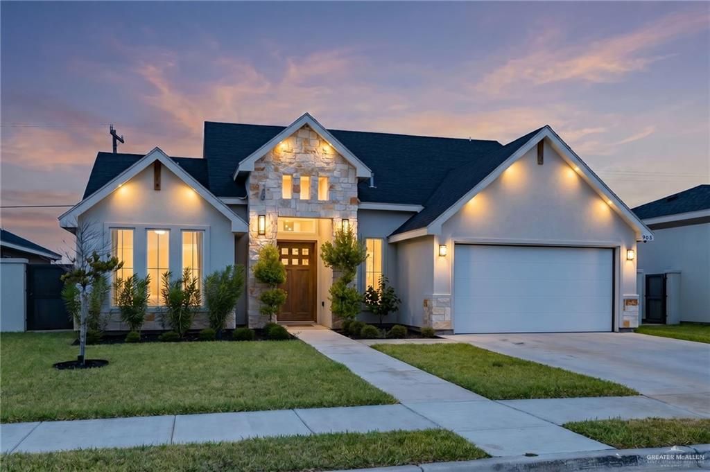 905 W Buxton Avenue, Edinburg, TX 78541