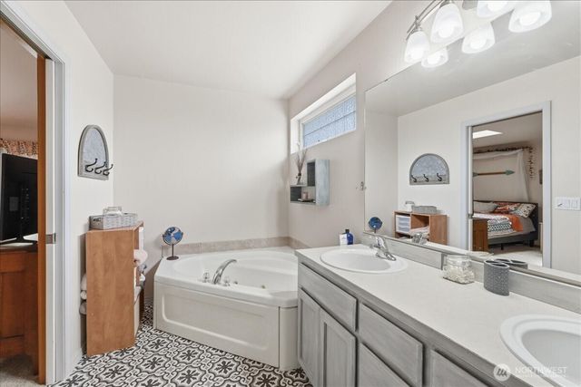 310 Fife Way, Milton, WA 98354