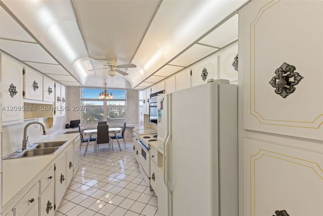 2751 S Ocean Dr 501N, Hollywood, FL 33019