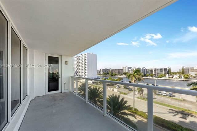 2751 S Ocean Dr 501N, Hollywood, FL 33019