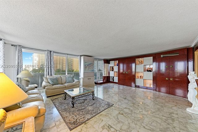 2751 S Ocean Dr 501N, Hollywood, FL 33019