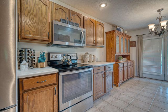 728 Strawberry Hill Road, Evansville, IN 47711