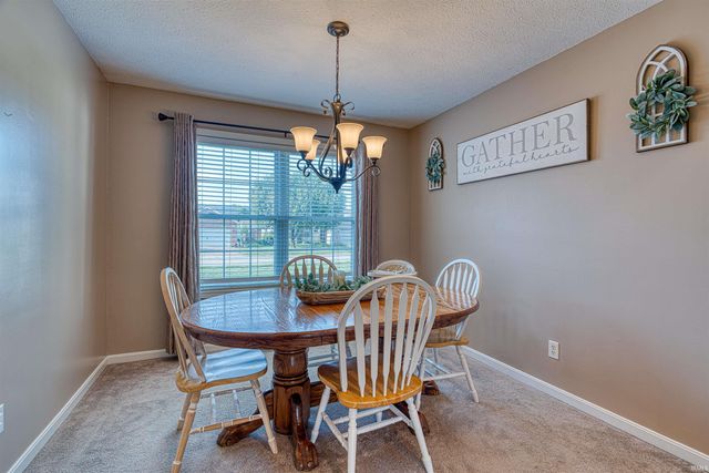 728 Strawberry Hill Road, Evansville, IN 47711