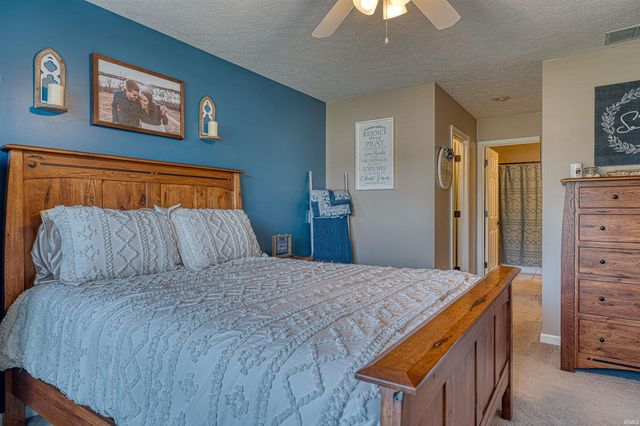 728 Strawberry Hill Road, Evansville, IN 47711
