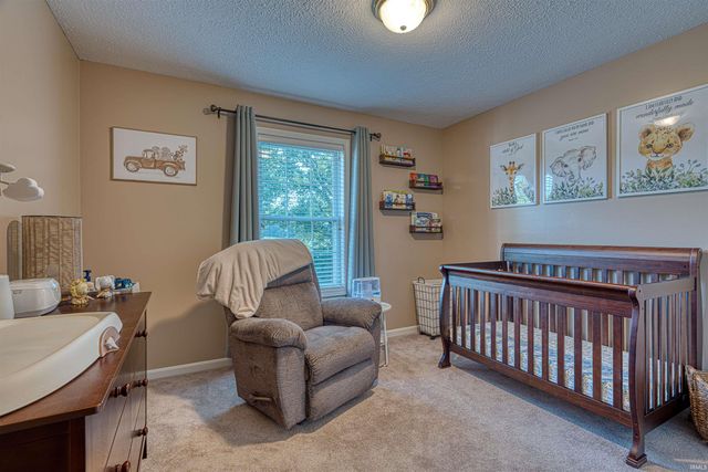 728 Strawberry Hill Road, Evansville, IN 47711