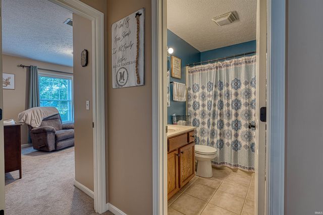728 Strawberry Hill Road, Evansville, IN 47711