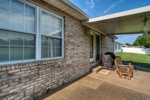 728 Strawberry Hill Road, Evansville, IN 47711