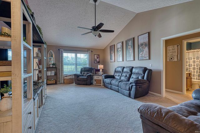 728 Strawberry Hill Road, Evansville, IN 47711