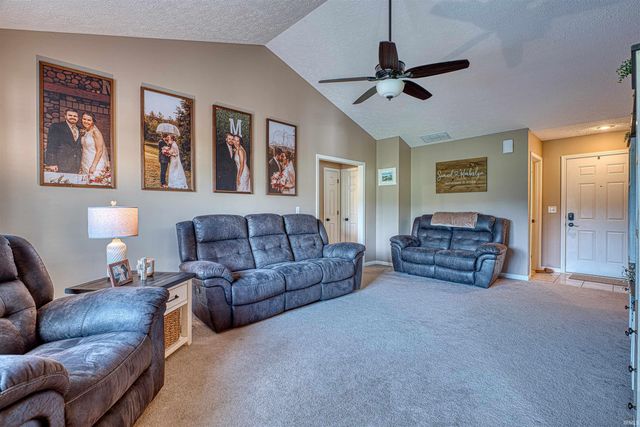 728 Strawberry Hill Road, Evansville, IN 47711