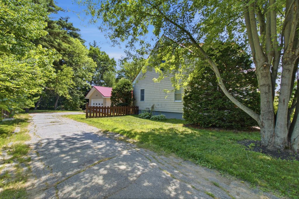 25 Roger Street, Lewiston, ME 04240 — photo 3