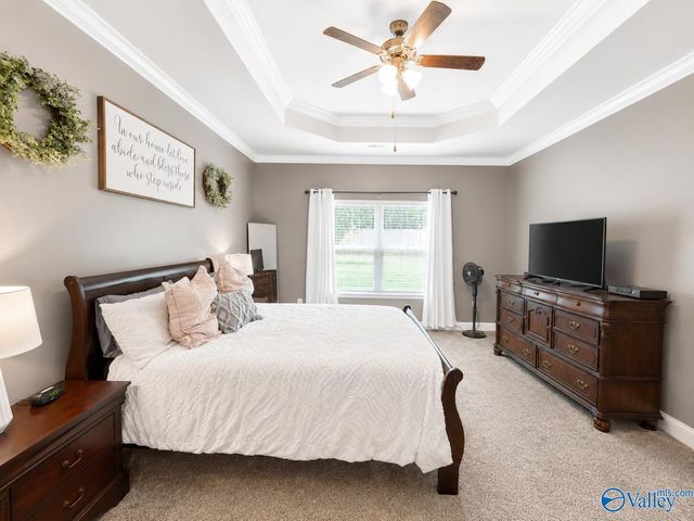 264 Falcon Ridge Drive, New Market, AL 35761