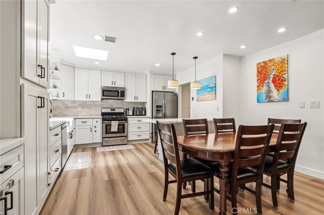 18937 Sylvan Street, Tarzana, CA 91335