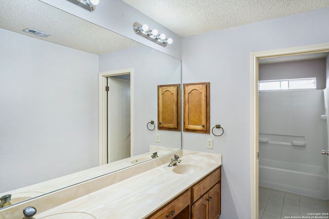 18030 Summer Knoll, San Antonio, TX 78258