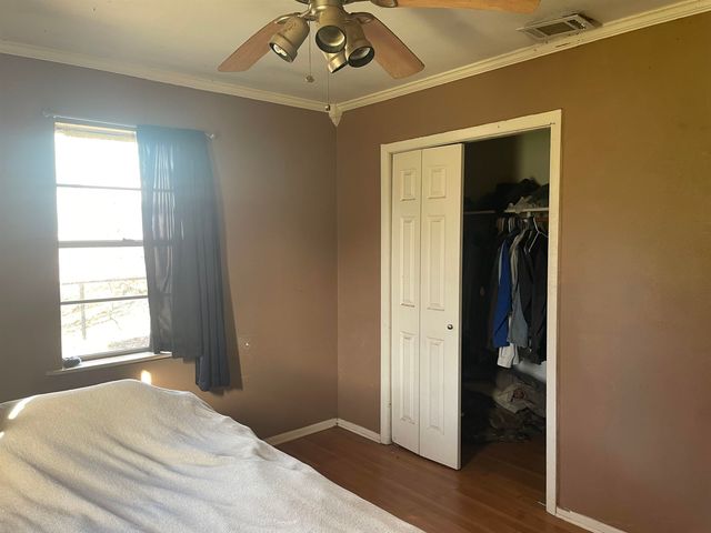 2300 Kaynell Dr, Henderson, TX 75654