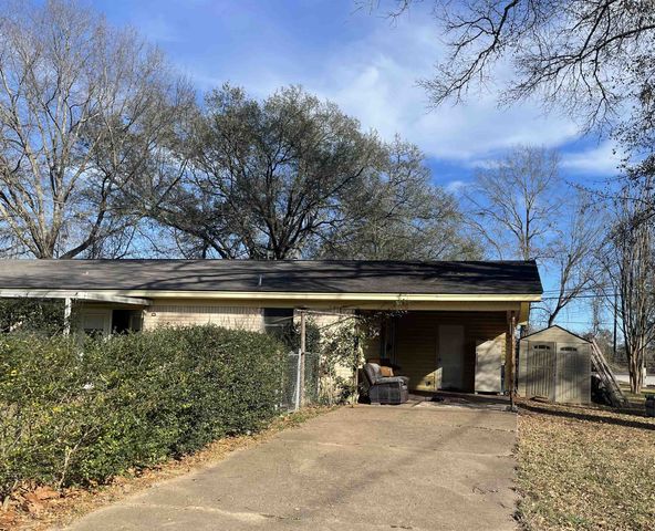 2300 Kaynell Dr, Henderson, TX 75654