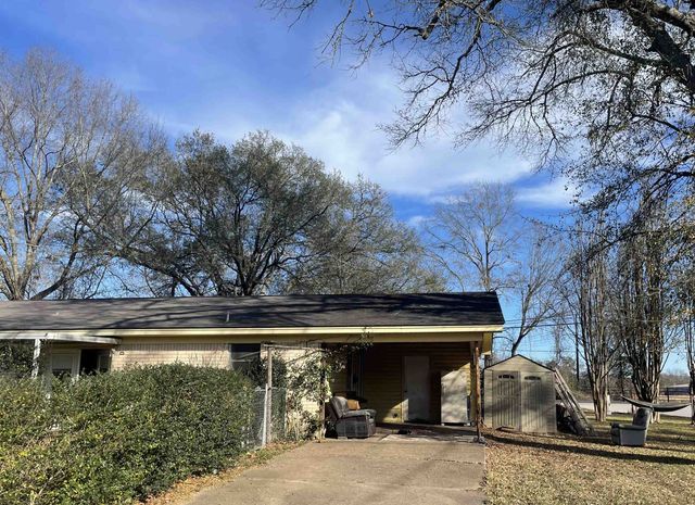 2300 Kaynell Dr, Henderson, TX 75654