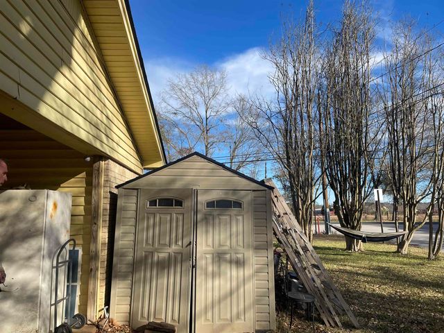 2300 Kaynell Dr, Henderson, TX 75654