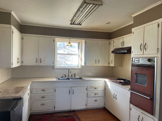 2300 Kaynell Dr, Henderson, TX 75654