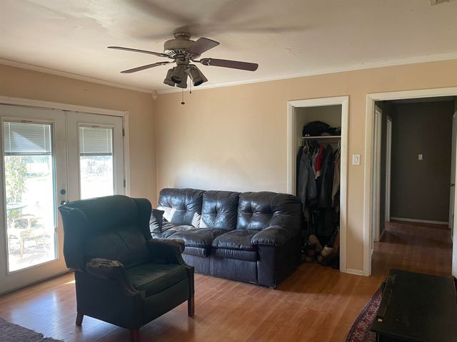 2300 Kaynell Dr, Henderson, TX 75654