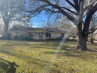 2300 Kaynell Dr, Henderson, TX 75654