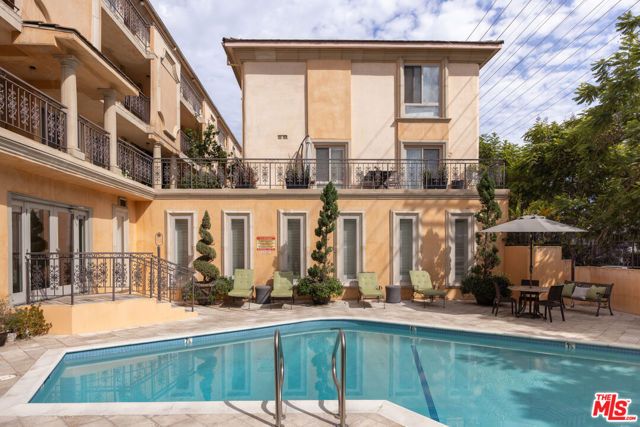 1000 S Westgate Avenue 216, Los Angeles, CA 90049