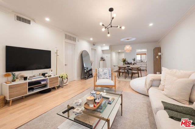 1000 S Westgate Avenue 216, Los Angeles, CA 90049