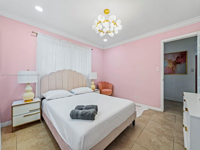 1761 NE 52nd St 1-2, Fort Lauderdale, FL 33334