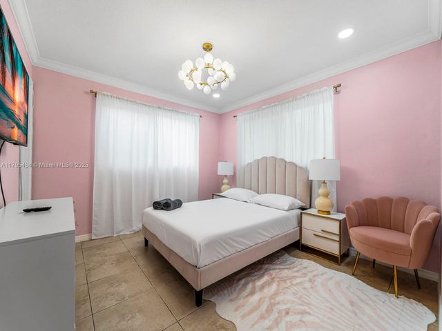 1761 NE 52nd St 1-2, Fort Lauderdale, FL 33334