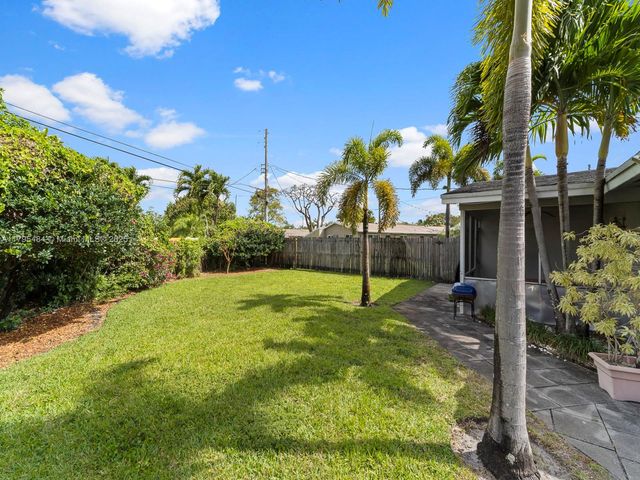 1761 NE 52nd St 1-2, Fort Lauderdale, FL 33334