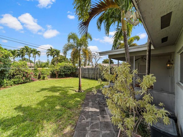 1761 NE 52nd St 1-2, Fort Lauderdale, FL 33334