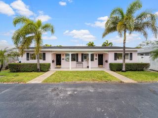 1761 NE 52nd St 1-2, Fort Lauderdale, FL 33334