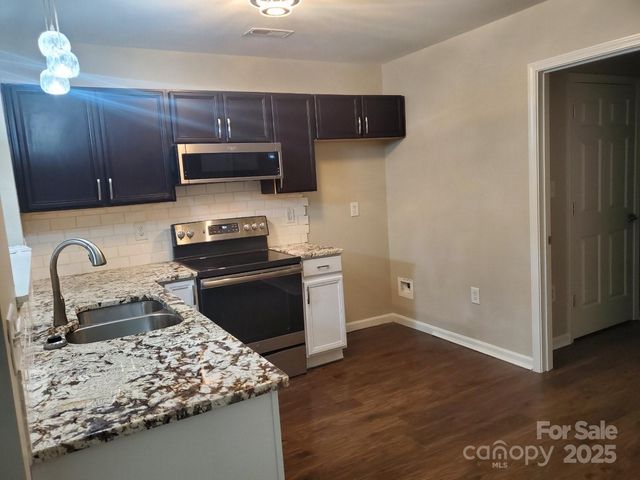 118 Steam Engine Drive 103, Mooresville, NC 28115