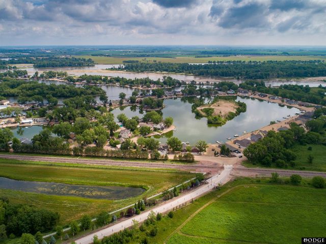 S-1121 Cottonwood Lane, Fremont, NE 68025