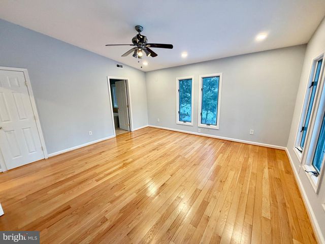 4962 SABRA LN, Annandale, VA 22003